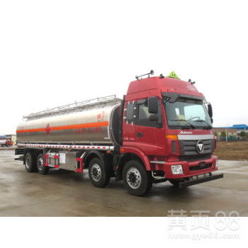 歐曼牌前四后六鋁合金運(yùn)油車 國(guó)五標(biāo)準(zhǔn)下的高效運(yùn)輸解決方案