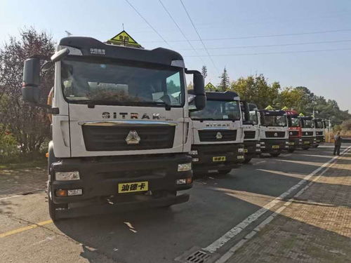 唐山重汽前四后八鋁合金運(yùn)油車 專業(yè)廠家解析高效運(yùn)輸新選擇